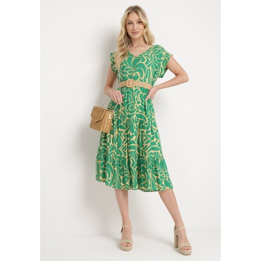 Zielona Sukienka z Szerokimi Falbanami na Dole i Krótkimi Rękawami z Wiskozy Trioa ze sklepu Born2be Odzież w kategorii Sukienki - zdjęcie 171976015
