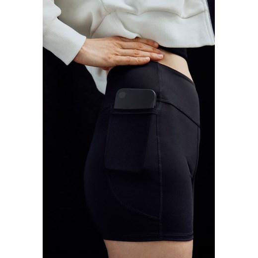 H & M - Sportowe szorty hotpants DryMove - Czarny ze sklepu H&M w kategorii Szorty - zdjęcie 171983177