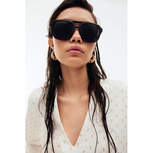 H & M - Okulary przeciwsłoneczne - Czarny ze sklepu H&M w kategorii Okulary przeciwsłoneczne damskie - zdjęcie 171991419