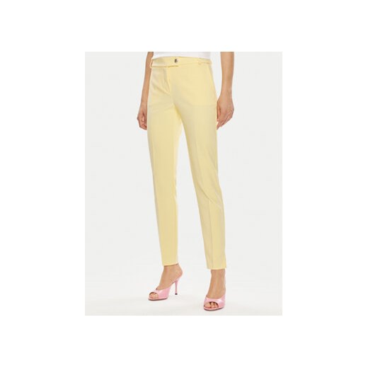 Rinascimento Spodnie materiałowe CFC0118281003 Żółty Regular Fit ze sklepu MODIVO w kategorii Spodnie damskie - zdjęcie 171993588