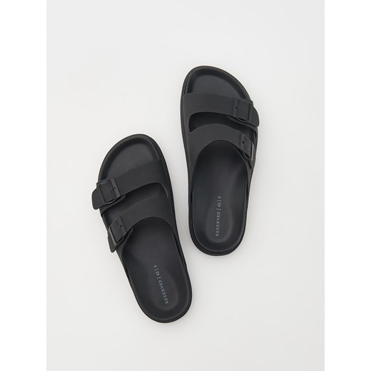 Reserved - Klapki z paskami - czarny Reserved 45 Reserved
