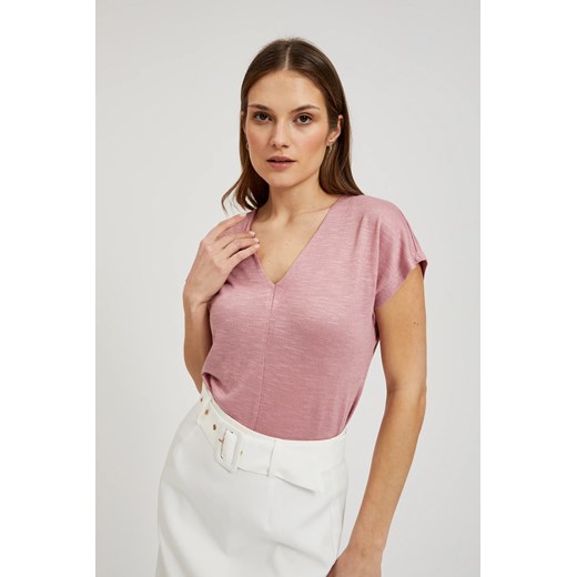 Gładka bluzka z dekoltem i krótkimi rękawami różowa ze sklepu Moodo.pl w kategorii Bluzki damskie - zdjęcie 171999125