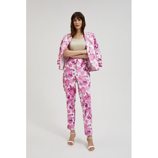 Spodnie w kwiaty różowe ze sklepu Moodo.pl w kategorii Spodnie damskie - zdjęcie 172000185