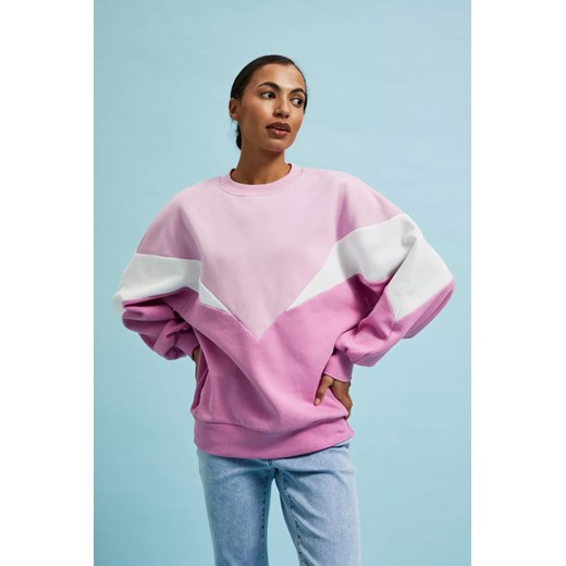 Bluza oversize wkładana przez głowę różowa ze sklepu Moodo.pl w kategorii Bluzy damskie - zdjęcie 172000198