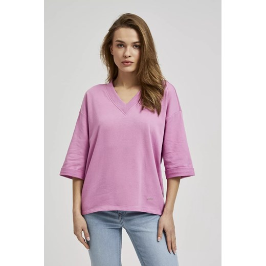 Gładka bluza z dekoltem w serek i rękawami 3/4 różowa ze sklepu Moodo.pl w kategorii Bluzy damskie - zdjęcie 172000668