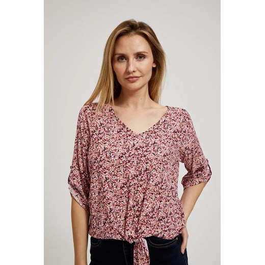 Wzorzysta koszula z dekoltem w serek i wiązaniem różowa ze sklepu Moodo.pl w kategorii Bluzki damskie - zdjęcie 172001209
