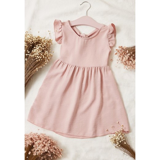 Ciemnoróżowa Sukienka Harmelle ze sklepu Born2be Odzież w kategorii Sukienki dziewczęce - zdjęcie 172030769