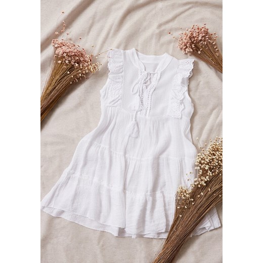 Biała Sukienka Chrysiolea ze sklepu Born2be Odzież w kategorii Sukienki dziewczęce - zdjęcie 172030795