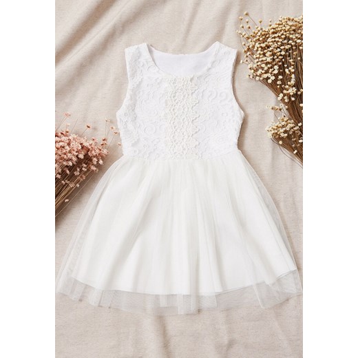 Biała Sukienka Agathialla ze sklepu Born2be Odzież w kategorii Sukienki dziewczęce - zdjęcie 172030797