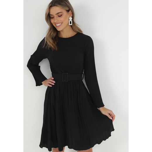 Czarna Sukienka Plisowana z Paskiem Flyne ze sklepu Born2be Odzież w kategorii Sukienki - zdjęcie 172031268