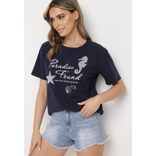 Granatowy Klasyczny Bawełniany T-shirt z Krótkim Rękawem z Nadrukiem Ozdobiony Perełkami Tiavenna ze sklepu Born2be Odzież w kategorii Bluzki damskie - zdjęcie 172033376
