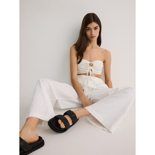 Reserved - Haftowany top z wiązaniem - biały Reserved L Reserved