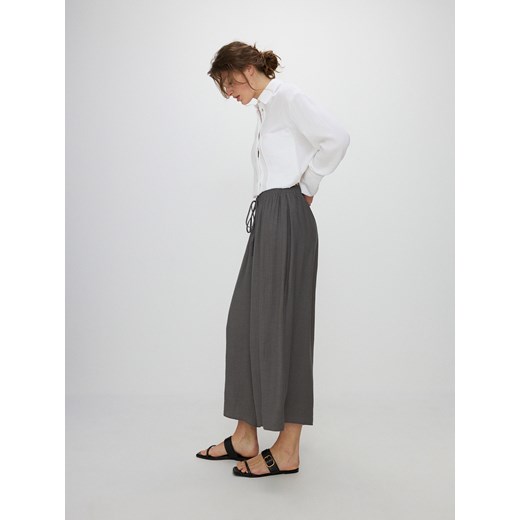 Reserved - Spodnie culotte z wiskozą - ciemnoszary ze sklepu Reserved w kategorii Spodnie damskie - zdjęcie 172034675
