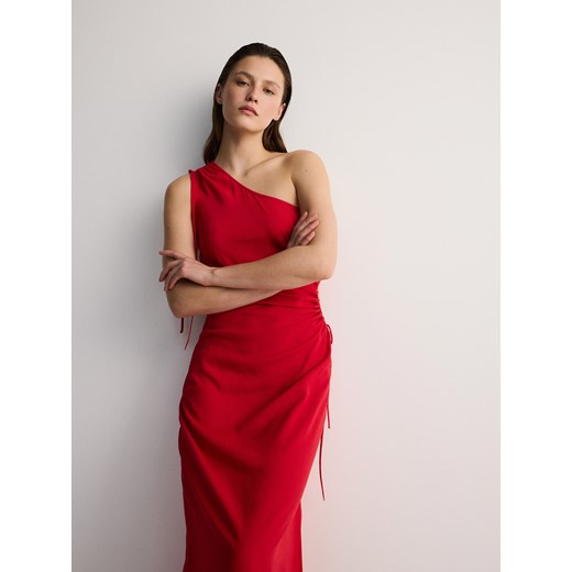 Reserved - Sukienka na jedno ramię z wiskozą - czerwony ze sklepu Reserved w kategorii Sukienki - zdjęcie 172034678