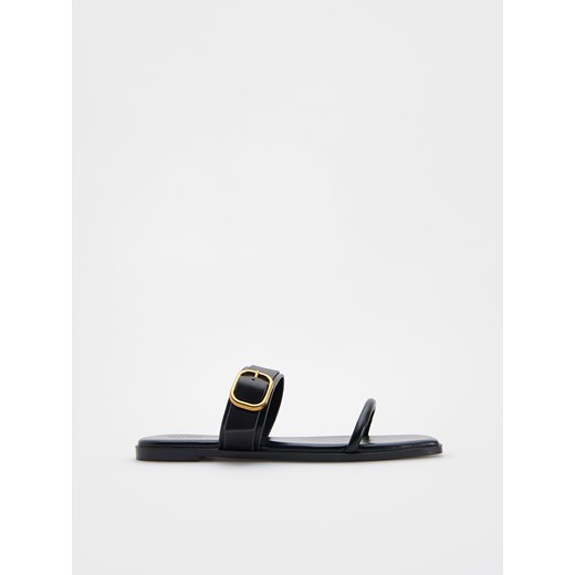 Reserved - Skórzane klapki z klamrą - czarny ze sklepu Reserved w kategorii Klapki damskie - zdjęcie 172035757