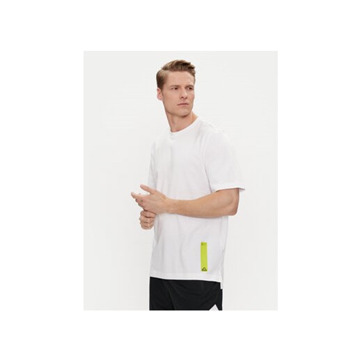 adidas T-Shirt II3478 Biały Regular Fit ze sklepu MODIVO w kategorii T-shirty męskie - zdjęcie 172060698
