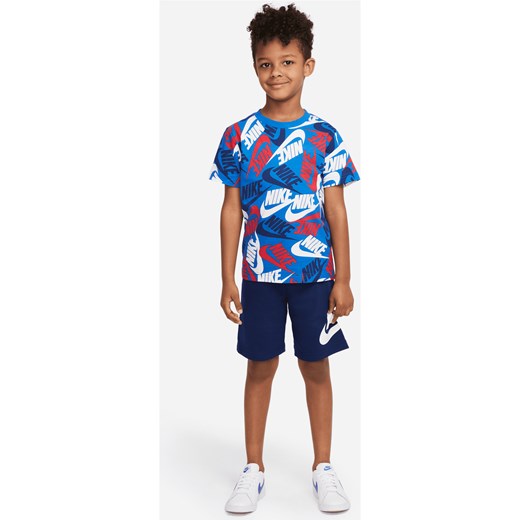 Zestaw T-shirt i spodenki dla małych dzieci Nike Sportswear - Wielokolorowe ze sklepu Nike poland w kategorii Komplety chłopięce - zdjęcie 172069689