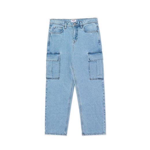 Cropp - Jasnoniebieskie jeansy loose cargo - niebieski Cropp 30/32 Cropp promocyjna cena