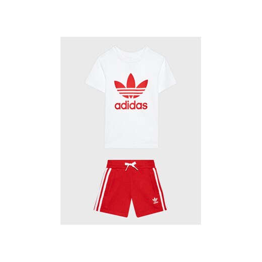 adidas Komplet t-shirt i spodenki IB9894 Biały Regular Fit ze sklepu MODIVO w kategorii Komplety chłopięce - zdjęcie 172104829