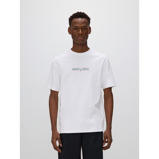 Biały t-shirt męski Reserved z krótkimi rękawami
