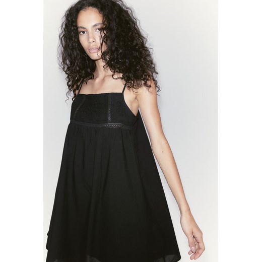 H & M - Trapezowa sukienka z haftem - Czarny ze sklepu H&M w kategorii Sukienki - zdjęcie 172119267