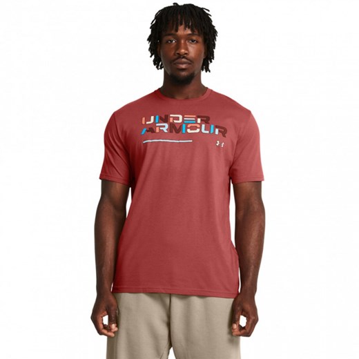 Męski t-shirt z nadrukiem Under Armour UA Colorblock Wordmark SS - czerwony ze sklepu Sportstylestory.com w kategorii T-shirty męskie - zdjęcie 172126075