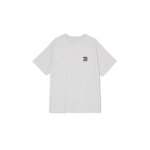 Cropp - Melanżowy jasny t-shirt oversize - jasny szary ze sklepu Cropp w kategorii Bluzki damskie - zdjęcie 172133775