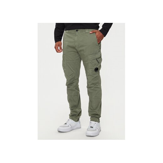 C.P. Company Spodnie materiałowe 16CMPA063A005694G Zielony Slim Fit ze sklepu MODIVO w kategorii Spodnie męskie - zdjęcie 172159137