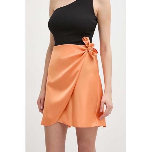 Guess spódnica IRINA kolor pomarańczowy mini rozkloszowana W4GD0A WF1T2 ze sklepu ANSWEAR.com w kategorii Spódnice - zdjęcie 172162786