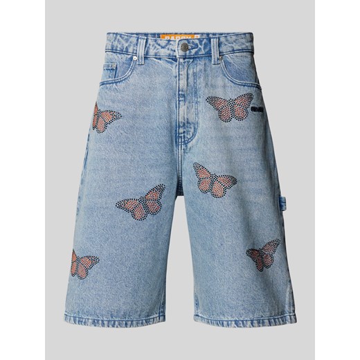 Szorty jeansowe z obszyciem ozdobnymi kamieniami i wyhaftowanym logo ze sklepu Peek&Cloppenburg  w kategorii Spodenki męskie - zdjęcie 172183389