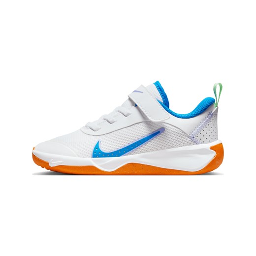 Buty dla małych dzieci Nike Omni Multi-Court - Biel ze sklepu Nike poland w kategorii Buty sportowe dziecięce - zdjęcie 172184659
