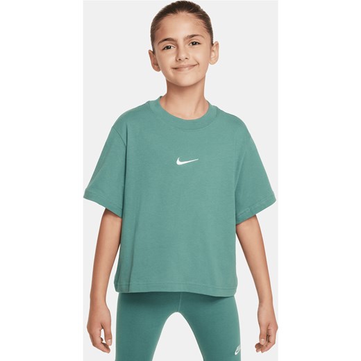 T-shirt dla dużych dzieci (dziewcząt) Nike Sportswear - Zieleń ze sklepu Nike poland w kategorii Bluzki dziewczęce - zdjęcie 172184679