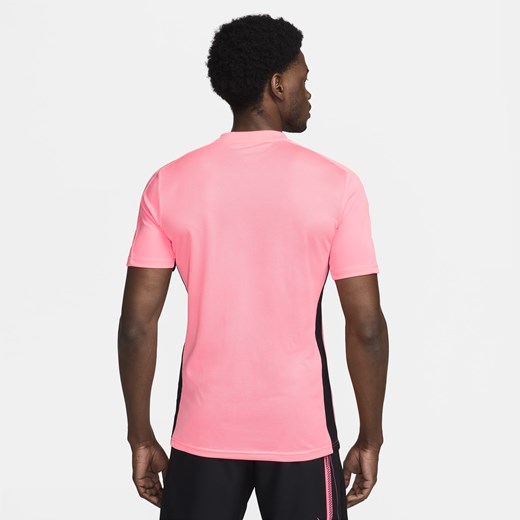 T-shirt męski różowy Nike z krótkim rękawem z napisami w sportowym stylu 