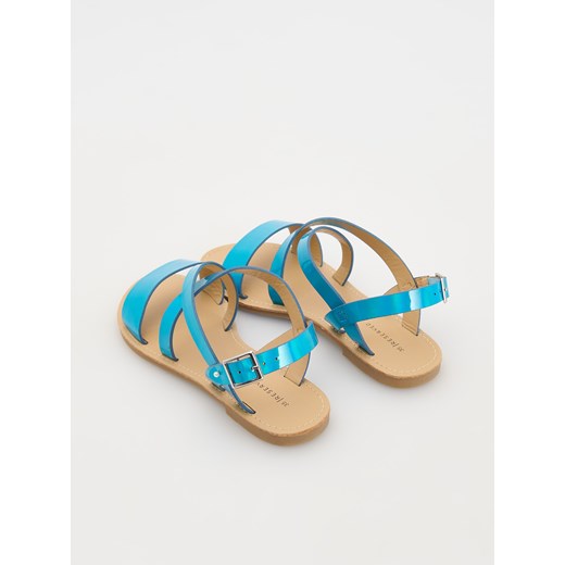Reserved - Sandały z opalizującymi paskami - turkusowy Reserved 28 Reserved