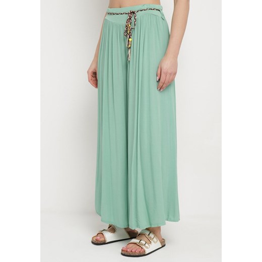 Jasnozielone Spodnie Samusi ze sklepu Born2be Odzież w kategorii Spodnie damskie - zdjęcie 172200057