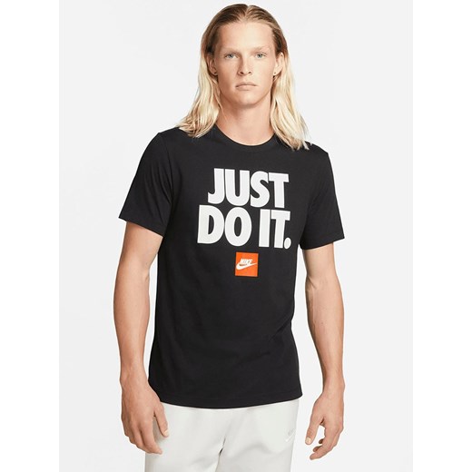 Nike Koszulka w kolorze czarnym ze sklepu Limango Polska w kategorii T-shirty męskie - zdjęcie 172239435