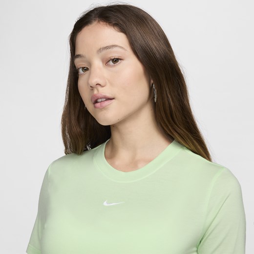 Damski T-shirt o krótkim dopasowanym kroju Nike Sportswear Essential - Zieleń Nike S (EU 36-38) Nike poland