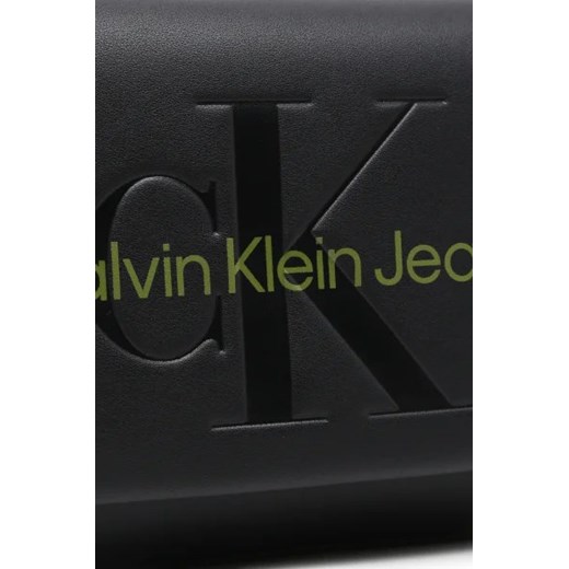 Kopertówka Calvin Klein matowa elegancka na ramię mała