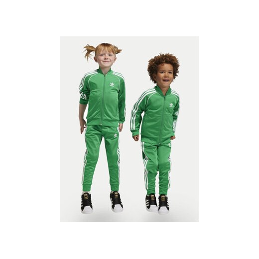 adidas Dres adicolor SST IN4742 Zielony Regular Fit ze sklepu MODIVO w kategorii Dresy chłopięce - zdjęcie 172254417