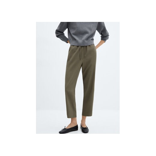Mango Spodnie materiałowe Fluido 67085723 Zielony Regular Fit ze sklepu MODIVO w kategorii Spodnie damskie - zdjęcie 172255066