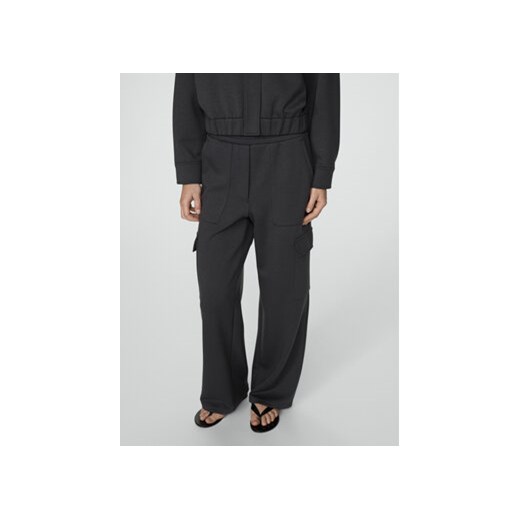 Mango Spodnie materiałowe Bremo 67054789 Czarny Relaxed Fit ze sklepu MODIVO w kategorii Spodnie damskie - zdjęcie 172255216