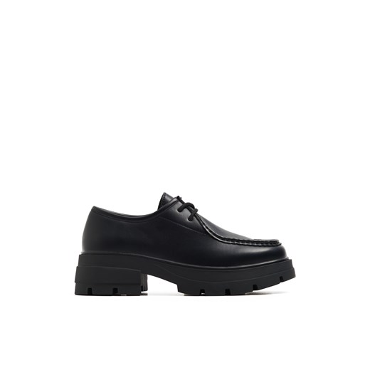 Cropp - Czarne loafersy - czarny ze sklepu Cropp w kategorii Półbuty damskie - zdjęcie 172273168