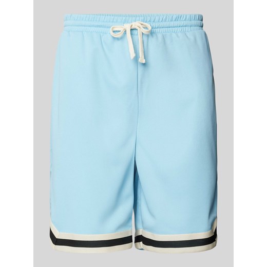 Szorty z siateczki o kroju regular fit z paskami w kontrastowym kolorze model ‘COLLIN’ ze sklepu Peek&Cloppenburg  w kategorii Spodenki męskie - zdjęcie 172276295