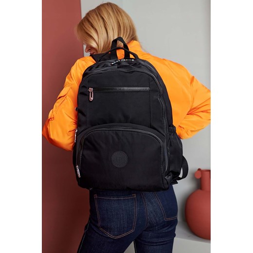 Pojemny plecak damski czarny z nylonu - Peterson ze sklepu 5.10.15 w kategorii Plecaki - zdjęcie 172289235