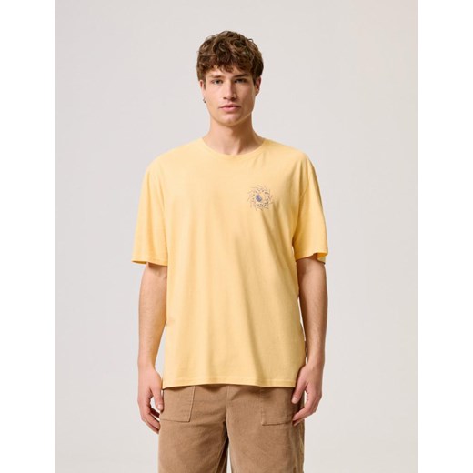 Koszulka CLTN T 0524 J. Żółty S ze sklepu Diverse w kategorii T-shirty męskie - zdjęcie 172294198