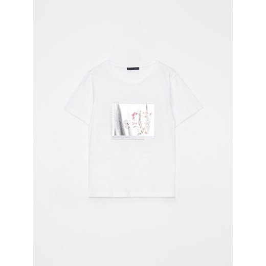 Mohito - Biały t-shirt z nadrukiem - biały ze sklepu Mohito w kategorii Bluzki damskie - zdjęcie 172300425
