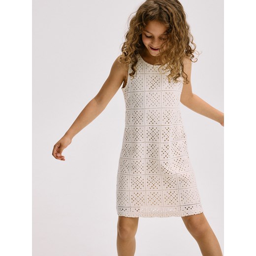 Reserved - Ażurowa sukienka - kremowy ze sklepu Reserved w kategorii Sukienki dziewczęce - zdjęcie 172303627