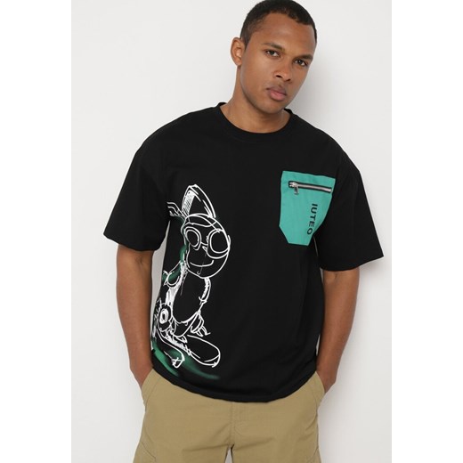 Czarna Klasyczna Bawełniana Koszulka z Nadrukiem i Kieszonką na Suwak Aliccia ze sklepu Born2be Odzież w kategorii T-shirty męskie - zdjęcie 172312995