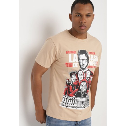 Beżowy Klasyczny T-shirt z Bawełny z Dużym Nadrukiem Gunelia ze sklepu Born2be Odzież w kategorii T-shirty męskie - zdjęcie 172326288
