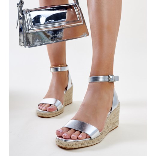 Srebrne sandały na koturnie Koura ze sklepu gemre w kategorii Sandały damskie - zdjęcie 172329416